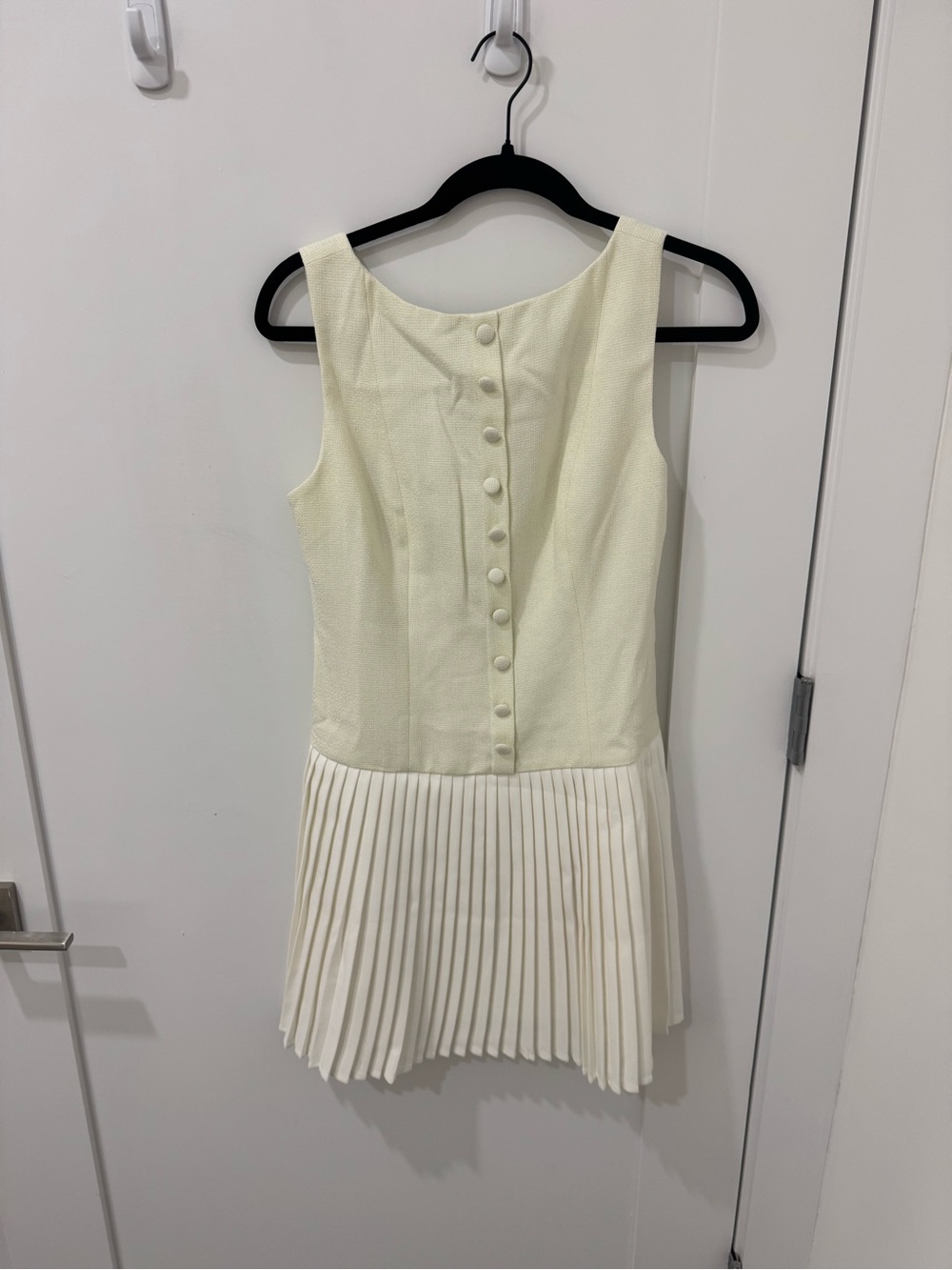 Commense Cream Sleeveless Button-Front Pleated Hem Dress
